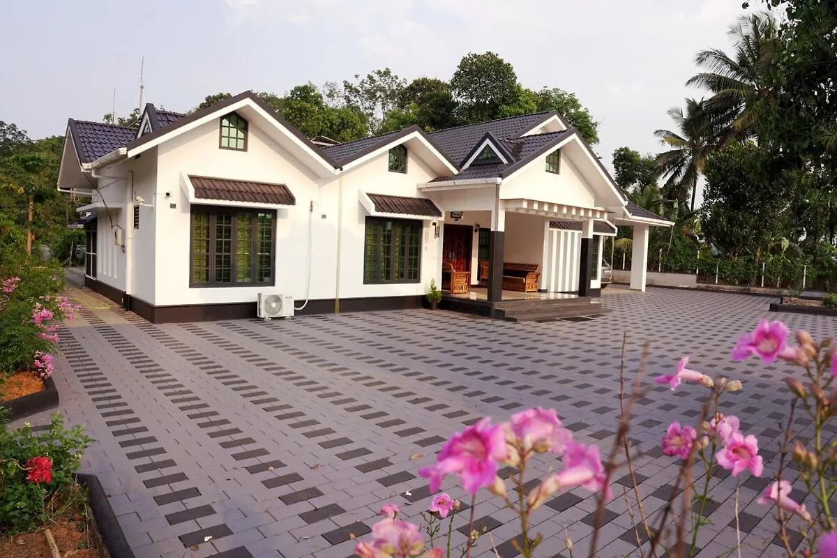 The Mountain Nest-Luxurious Retreat Villa Mananthavady Holiday home