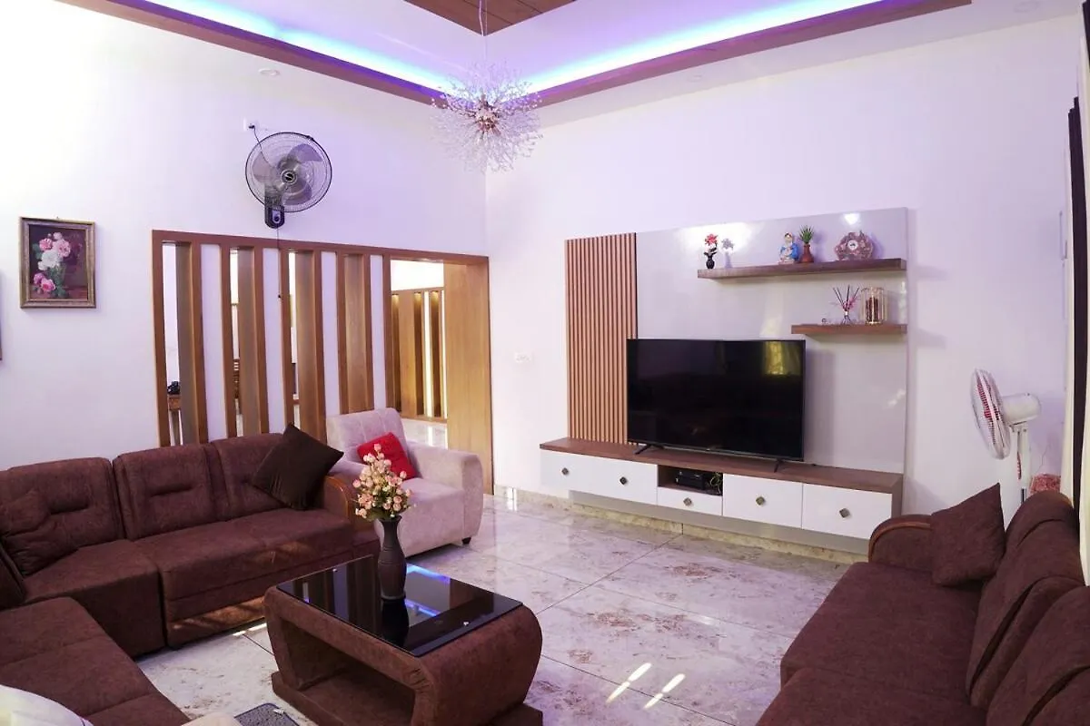 The Mountain Nest-Luxurious Retreat Villa Mananthavady Holiday home